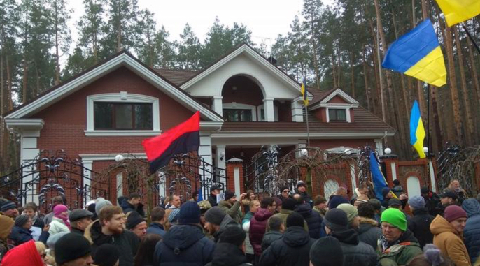 ÐаÑÑинки по запÑоÑÑ Ð»ÑÑенко Ñ ÑопоÑом накинÑлÑÑ Ð½Ð° акÑивиÑÑов ÑоÑо